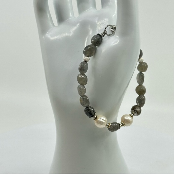#355 New Handmade Genuine Labradorite and Freshwater Pearl Bracelet 7” - Picture 6 of 10